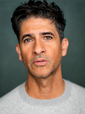 Раза Джаффри в роли Дэмиена